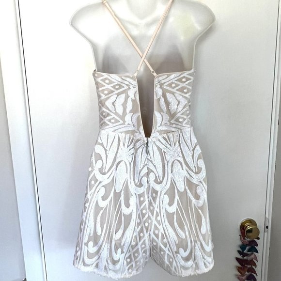 💔💔 SOLD 💔💔 NWOT LULU’S CATCH A SPARK WHITE & NUDE SEQUIN ROMPER - Picture 11 of 14